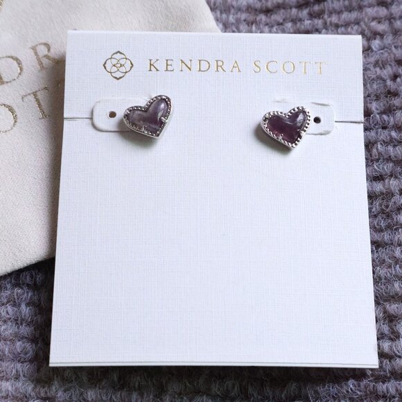 New. Kendra Scott Ari Heart Silver Amethyst Stud Earrings - Picture 1 of 2